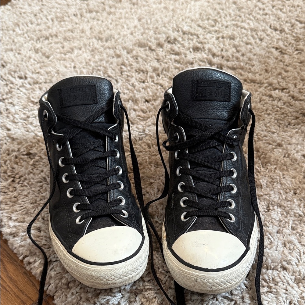 Men’s black Converse